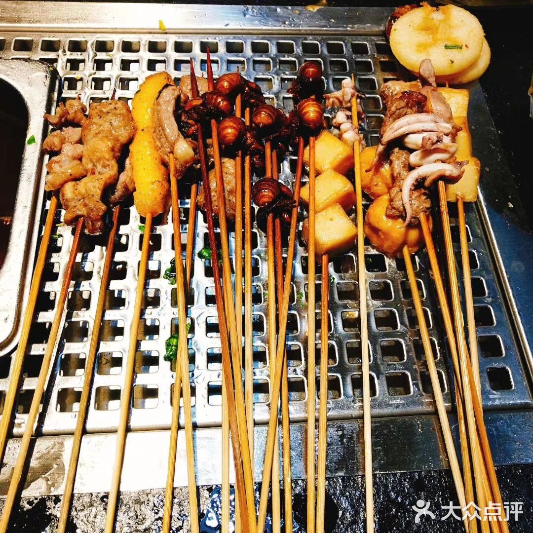 老板态度很热情 串串自己选