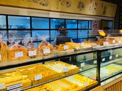 面包甜点陈列柜-读酥世家(宛平南路店)