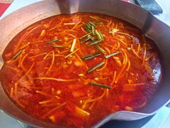 -毛辣果·贵州红酸汤牛肉火锅(西单店)