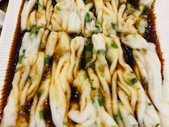 梅菜叉烧肠粉-赏点粤式点心(广州塔店)