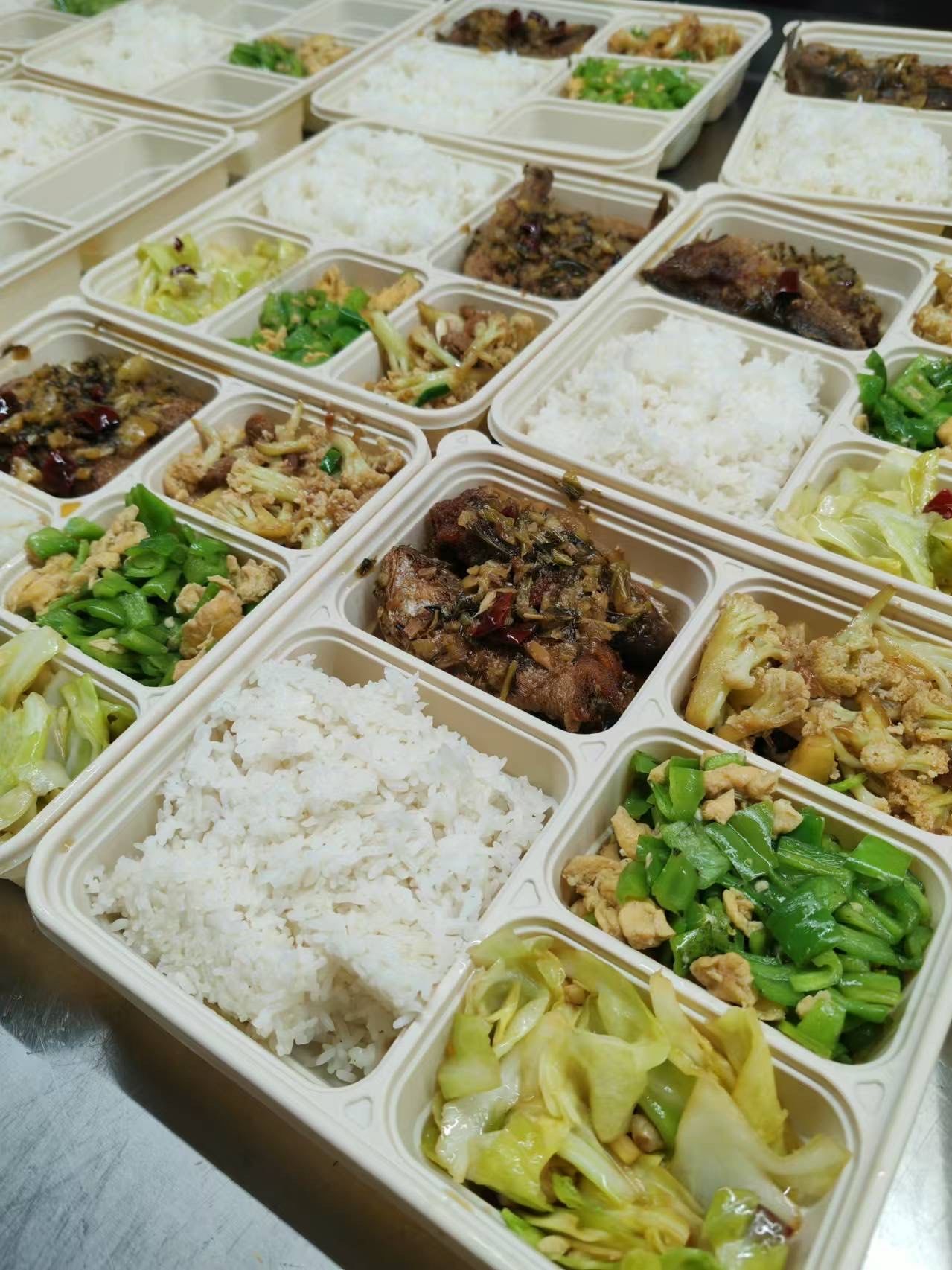 午餐新招～简易盒饭