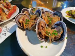 -三亚火车头万人海鲜广场