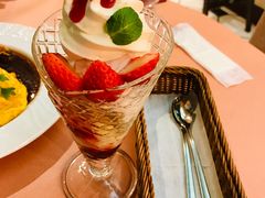 草莓芭菲-不二家(数寄屋橋店)