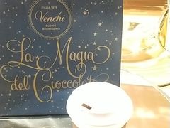 -VENCHI 闻绮(上海佛罗伦萨小镇店)