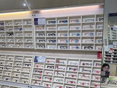 -诺柯视眼镜-蔡司依视路官方工厂店(淞南一店)