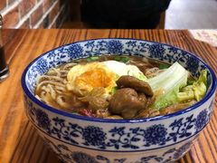 麻辣肥肠面-苏渝轩锅盖面(润州万达广场店)