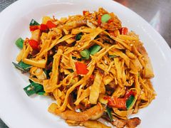 什锦脆笋炒腊肉-毛家饭店(翡翠绿洲商业街店)