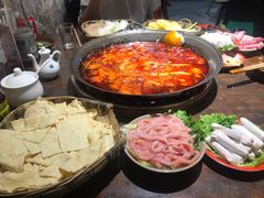 -四小区火锅·巷子里的重庆火锅(花照壁店)