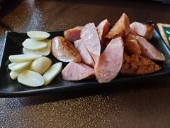 -曼听小寨海鲜烧烤·大连辣炒大王(盖州街店)