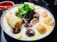 养颜牛奶锅-8锅臭臭锅·正宗台湾小火锅(中心五路店)