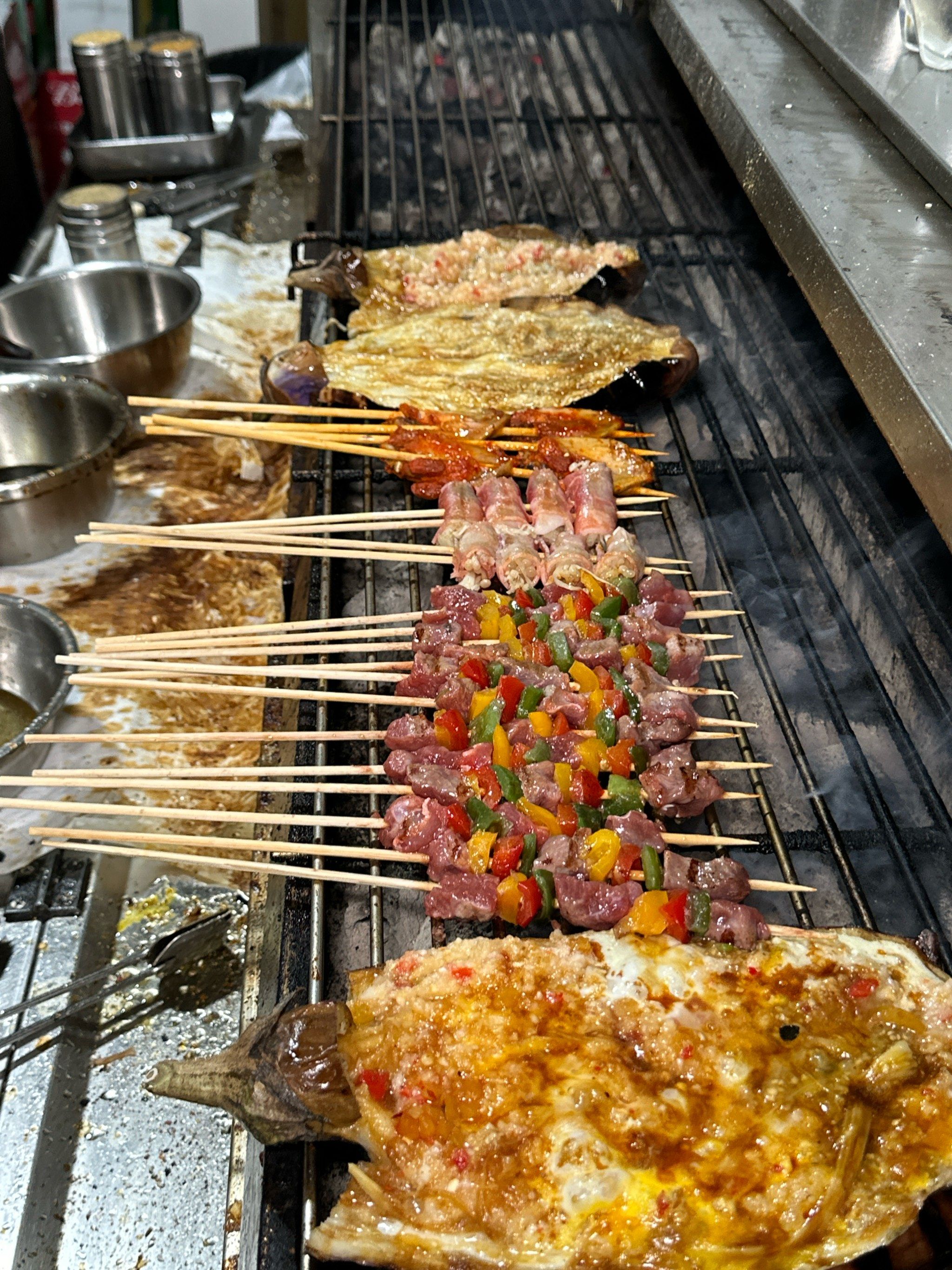 打卡东山岛30年的纯炭火烧烤老店!