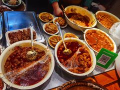 -爆炸头阿姨小四川正宗川味小吃(无任何分店)