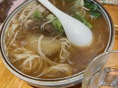 金牌牛腩面-小金鬼·煎饺·鸽子汤