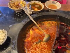 -重庆川渝肥妹火锅