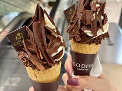 双重黑白巧克力味冰淇淋-GODIVA(海岸城店)