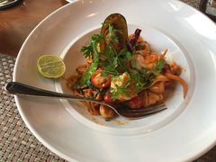 -Chom Cafe and Restaurant