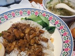 -鑫花溪牛肉米粉(东环大润发店)
