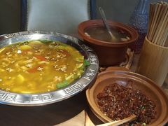 -有红鸡毛店·川菜(建设路店)