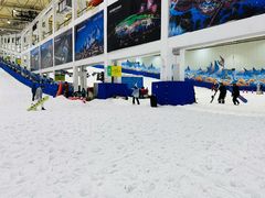 -乔波室内滑雪场
