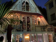 -弦月窗LUNETTE BY AMANDA(复兴路店)