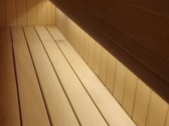 -涨巢·潮玩水疗局