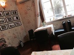 靠窗位-燕庭·纯燕窝·甜品下午茶(南京西路店)