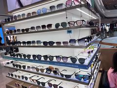 -爱视眸Eyeblling眼镜·依视路·蔡司镜片折扣店(百联南方商城购物中心)