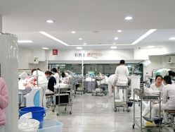 -痘博士昆明·国际祛痘领跑品牌