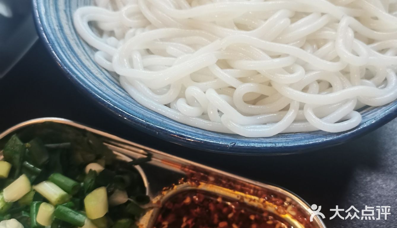 香照园金三罐老抎酸菜牛肉火锅