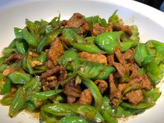 -阿瓦山寨·湘菜现炒·剁椒鱼头王(咸阳总店)
