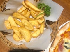 -JINNS锦时 steak&pizza(浸信会礼拜堂旧址店)