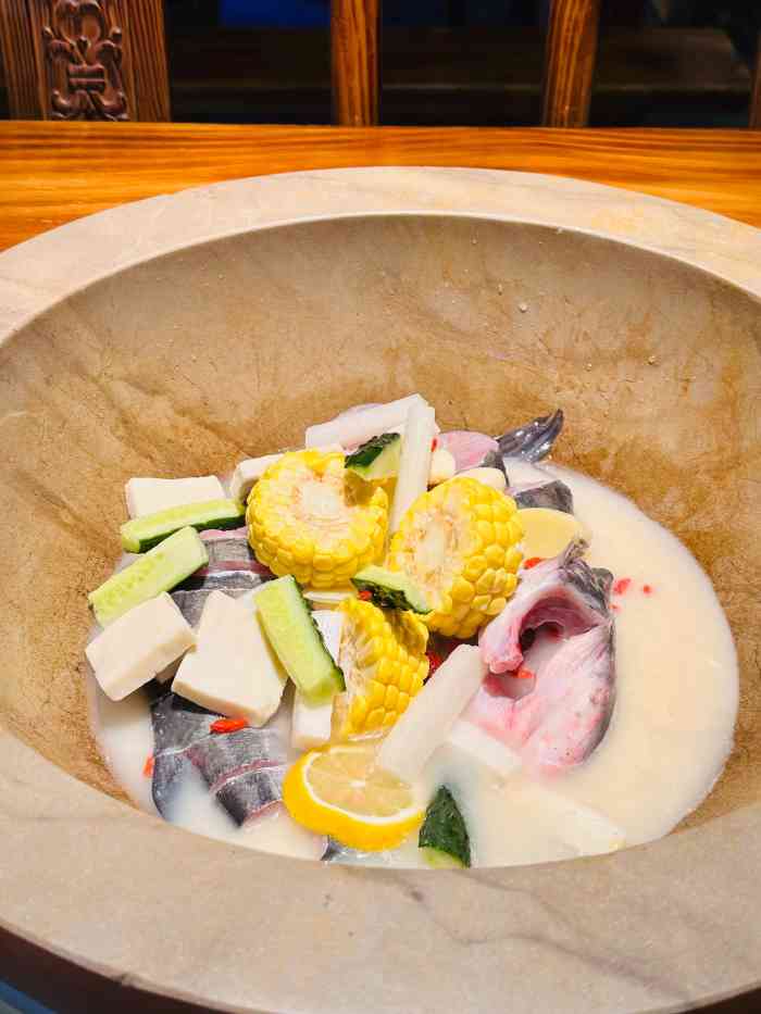 仙鱼石缘蒸汽石锅鱼(东方之门店)-"在微信买了个套餐 很划算总体蛮