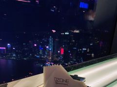-OZONE 顶楼酒吧(香港丽思卡尔顿酒店)