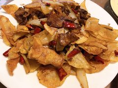 干烧土豆牛肉-老街坊餐吧