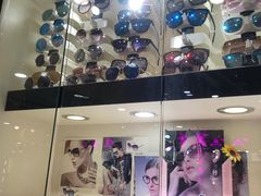 -三叶眼镜城批发市场(上海火车站店)