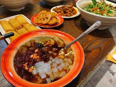 -爆炸头阿姨小四川正宗川味小吃(无任何分店)