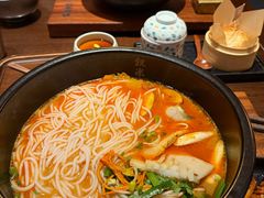 -银米·云南传统过桥米线(双廊黑金冠店)
