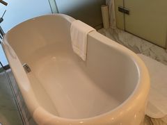 -上海滴水湖皇冠假日酒店
