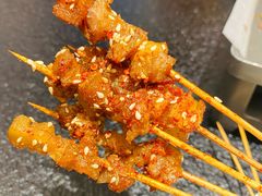 -何妹湿辣牛肉·粤式烧烤砂煲(桂雅路店)