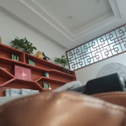 -岳灵生发养发馆