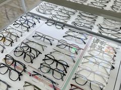 -潘多拉眼镜·蔡司依视路明月(潘家园店)