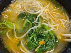 清汤素米线-两勺子一碗口水鸡拌面