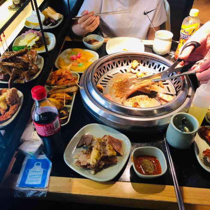 梨花自助烤肉(乐宾店)-"人气爆棚的一家自助,之前特别不喜欢吃这种.
