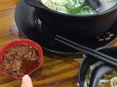 -丽虹云南过桥米线(兴工街店)
