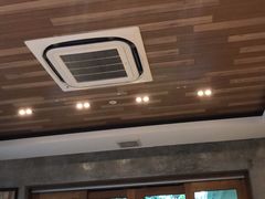 -Chom Cafe and Restaurant