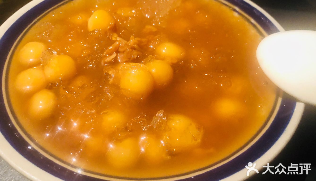 早就听闻这家来自重庆的火锅店，这次终于来拔草