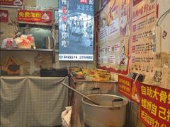 -柳州肥姨妈大骨螺蛳粉(东靖路店)