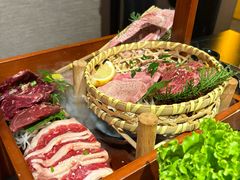 -山川小町·极番烧肉(新地假日广场店)