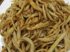 杏鲍菇炒肉丝-姥家春饼店(漳州二路店)