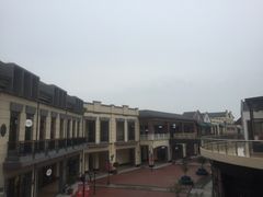 -王府井奥莱临潼小镇(临潼店)